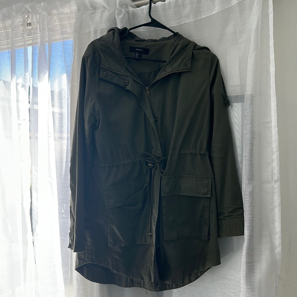 Green coat - Picture 1 of 3
